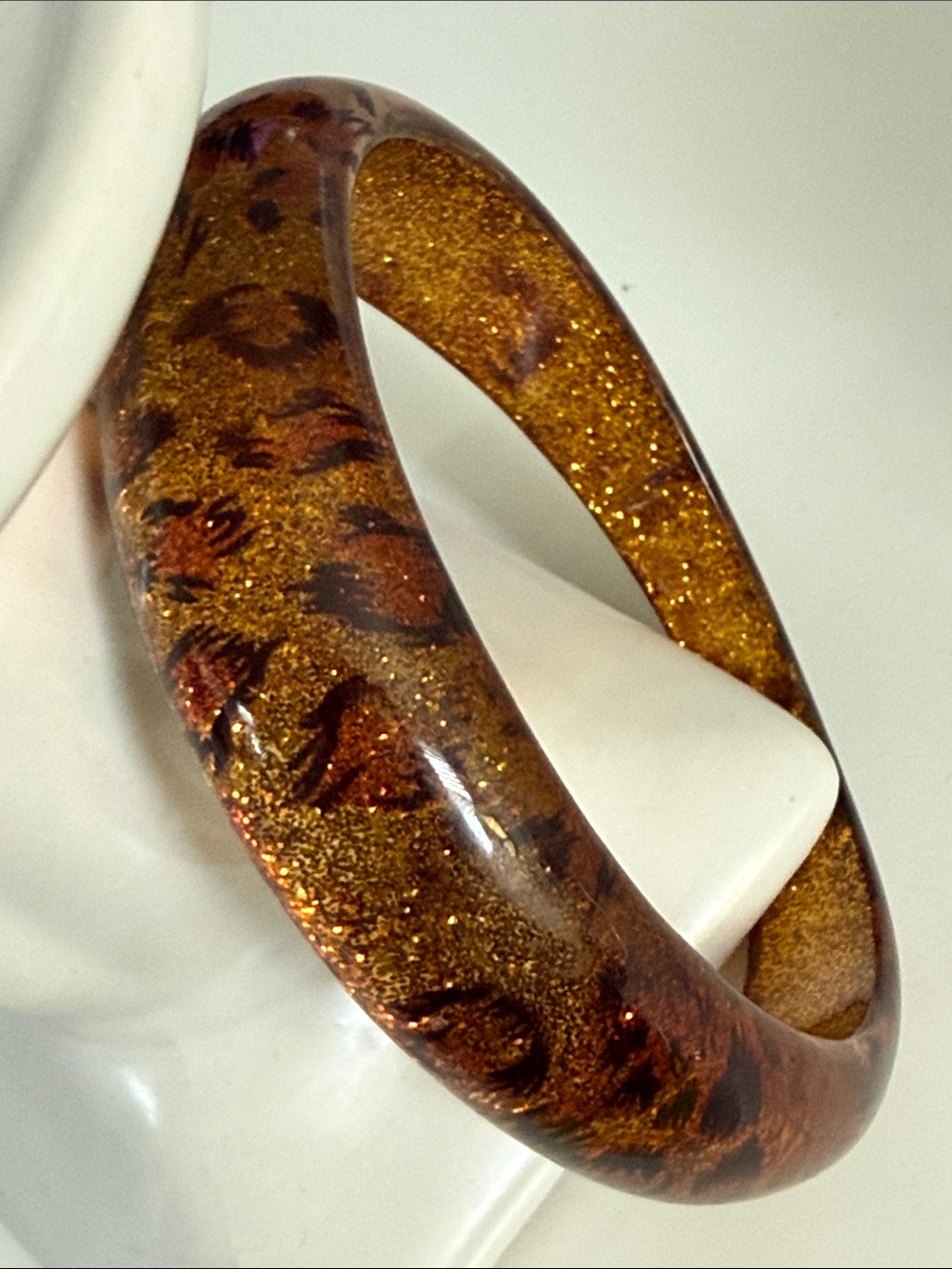 Vintage lucite acrylic bangle bracelet Brown Gold leopard print & glitter 80’s - Picture 2 of 16